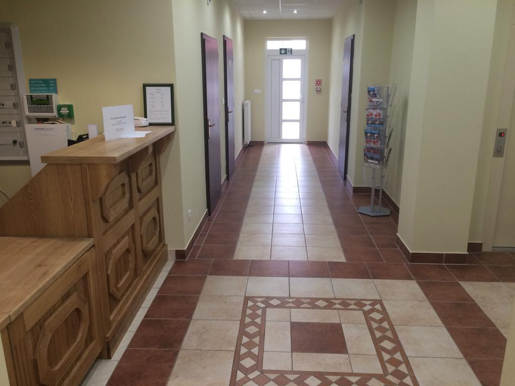 Aranytál Panzió Acomodação com café da manhã Komárom Exterior foto